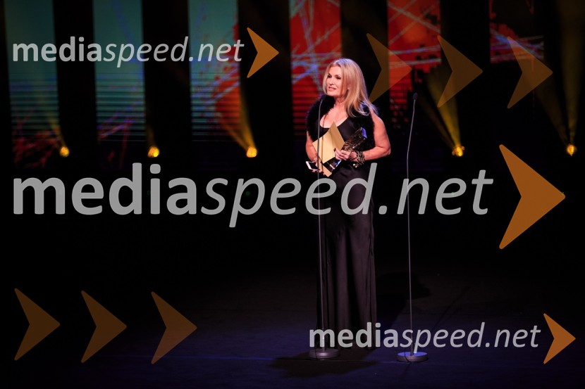  Helena Blagne, pevkaŽarometi 2018, podelitev medijskih nagrad za leto 2017