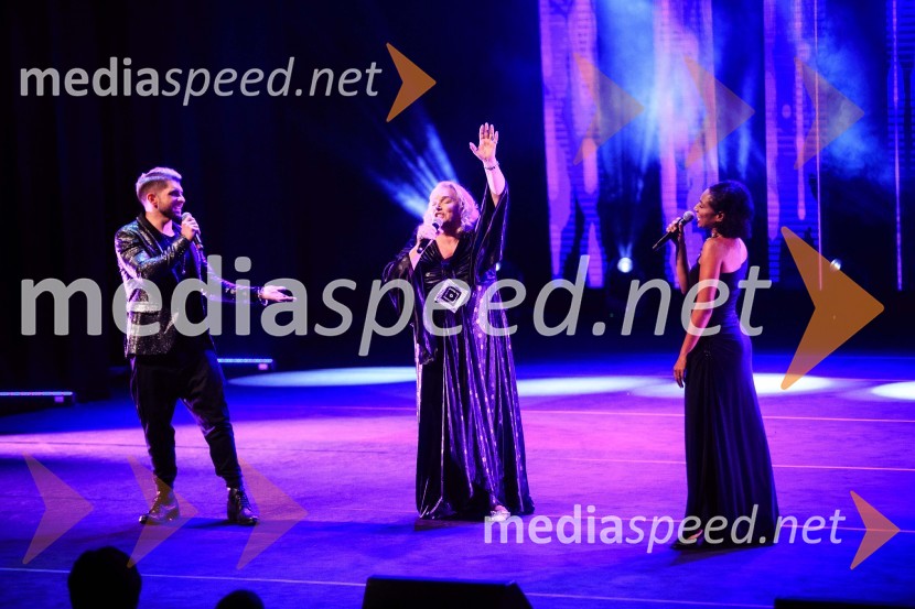  Klemen Bunderla, radijski voditelj, radio Aktual;  Elda Viler, pevka;  Irena Yebuah Tiran, operna pevkaŽarometi 2018, podelitev medijskih nagrad za leto 2017