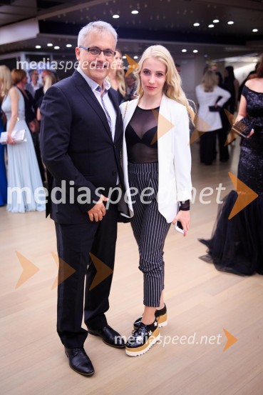  Miki Šarac, glasbeni manager;  Lara  ŠaracŽarometi 2018, druženje po prireditvi