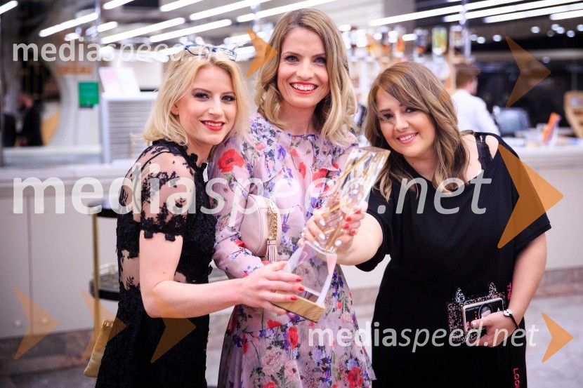  Maša Vodušek, asistentka, Dialog co;  Jelena  Drobež;  Katja Klavora, predstavnica odnosov z javnostmi PRO PLUSŽarometi 2018, druženje po prireditvi