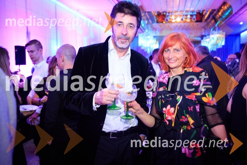  Franci Kek, slovenski režiser, producent, igralec, politik ter košarkar;  ... Žarometi 2018, druženje po prireditvi