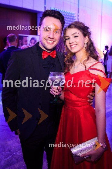  Alex Volasko, pevec;  Saša Lešnjek, pevka, igralkaŽarometi 2018, druženje po prireditvi