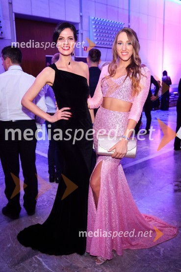  Sabina Remar, manekenka;  Eva Plešnar, modelŽarometi 2018, druženje po prireditvi