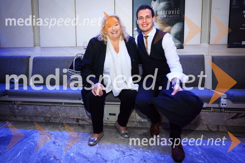  Elda Viler, pevka;  Dejan Vunjak, glasbenikŽarometi 2018, druženje po prireditvi