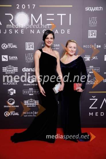  Sabina Remar, manekenka;  Urša  Drofenik, modna oblikovalkaŽarometi 2018, rdeča preproga