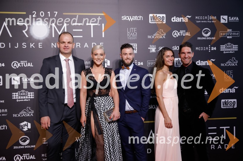  Bojan Papež, zmagovalec The Biggest Loser Slovenija;   Indira Ekić, Indy beauty;  Matic Kolenc, osebni trener;  Nives Orešnik, Miss Slovenije 2012;  Jan Kovačič, fitnes trenerŽarometi 2018, rdeča preproga