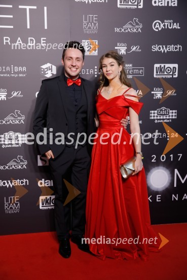  Alex Volasko, pevec;  Saša Lešnjek, pevka, igralkaŽarometi 2018, rdeča preproga