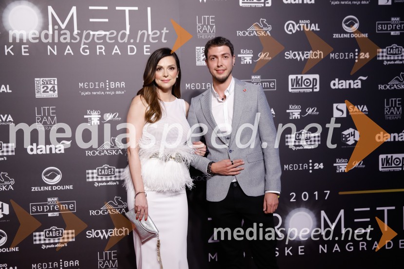  Natalija Verboten, pevka;  ... Žarometi 2018, rdeča preproga