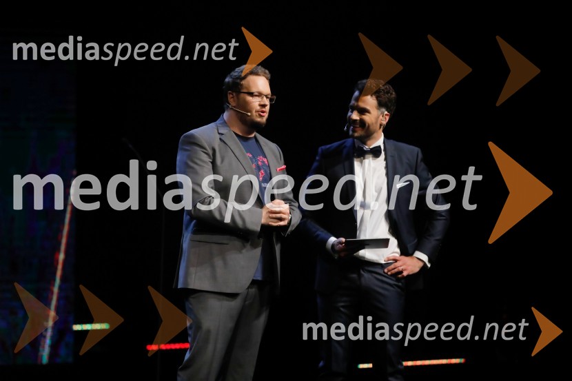  Sašo Stare, stand up komik;  David Urankar, televizijski voditelj, manekenŽarometi 2018, podelitev medijskih nagrad za leto 2017