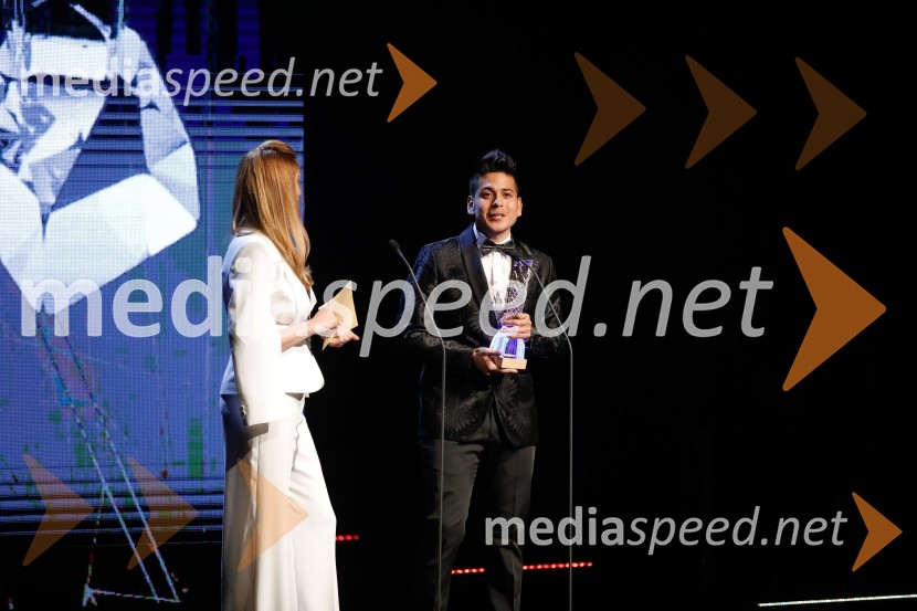  Manca  Špik, pevka;   Isaac Palma, pevecŽarometi 2018, podelitev medijskih nagrad za leto 2017