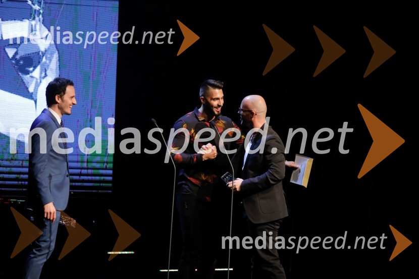  Blaž Švab, pevec, skupina Modrijani;  Challe Salle, glasbenik;  Ciril Komotar, vloger Komotar MinutaŽarometi 2018, podelitev medijskih nagrad za leto 2017
