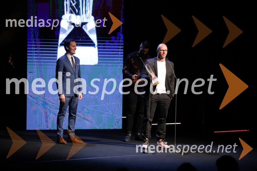  Blaž Švab, pevec, skupina Modrijani;  Ciril Komotar, vloger Komotar MinutaŽarometi 2018, podelitev medijskih nagrad za leto 2017