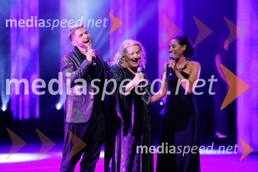  Klemen Bunderla, radijski voditelj, radio Aktual;  Elda Viler, pevka;  Irena Yebuah Tiran, operna pevkaŽarometi 2018, podelitev medijskih nagrad za leto 2017