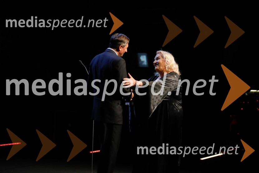  Borut Pahor, predsednik Republike Slovenije;  Elda Viler, pevkaŽarometi 2018, podelitev medijskih nagrad za leto 2017