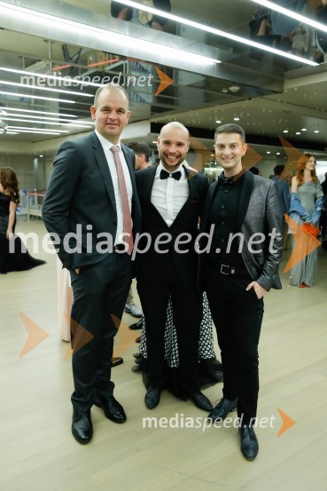  Bojan Papež, zmagovalec The Biggest Loser Slovenija;  ... ;  Damjan Murko, pevecŽarometi 2018, druženje po prireditvi