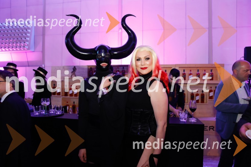  ... ;  Christa Žentiily - SaloméŽarometi 2018, druženje po prireditvi