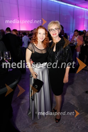  Irena Jalšovec Kogoj - Regina, pevka;  Metka  Premerl, slavistkaŽarometi 2018, druženje po prireditvi
