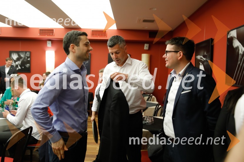  Matej Tonin, predsednik NSi;  Matjaž Nemec, podpredsednik državnega zbora in politik Socialnih demokratov Matjaž Nemec;  ... S politiki o vsem, razen o politiki - pogovorni večer