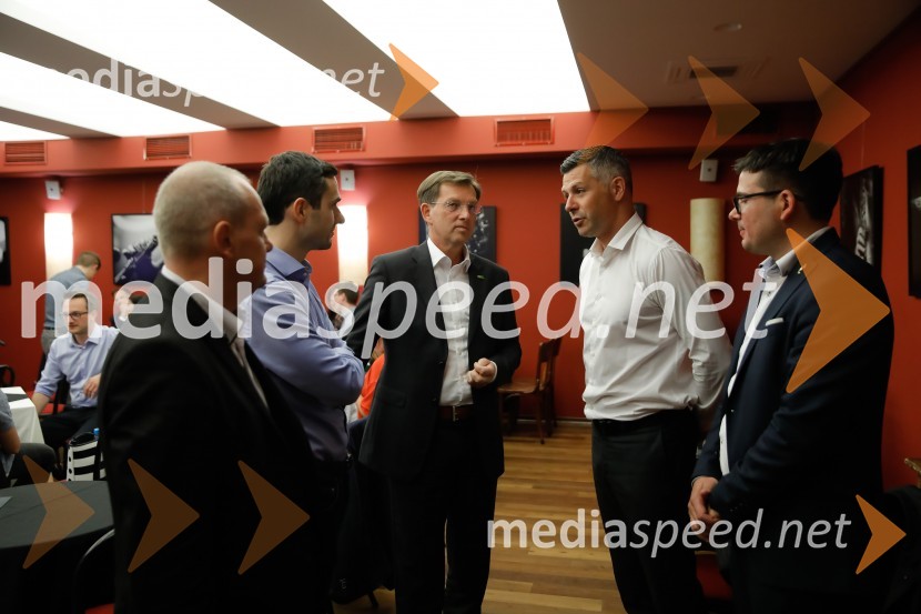  Marko Zidanšek, predsednik SLS;  Matej Tonin, predsednik NSi; prof. dr. Miro Cerar, nekdanji predsednik Vlade Republike Slovenije;  Matjaž Nemec, podpredsednik državnega zbora in politik Socialnih demokratov Matjaž Nemec;  ... S politiki o vsem, razen o politiki - pogovorni večer