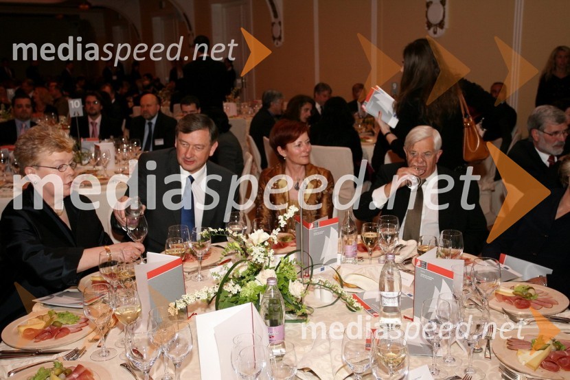 Alison Brimelow, predsednica Evropskega patentnega urada, dr. Danilo Türk, predsednik Republike Slovenije, dr. Biserka Strel, direktorica Urada RS za intelektualno lastnino in Milan Kučan, nekadanji predsednik Republike SlovenijePodelitev priznanj Evropski izumitelj leta 2008 - European Inventor of the Year 2008