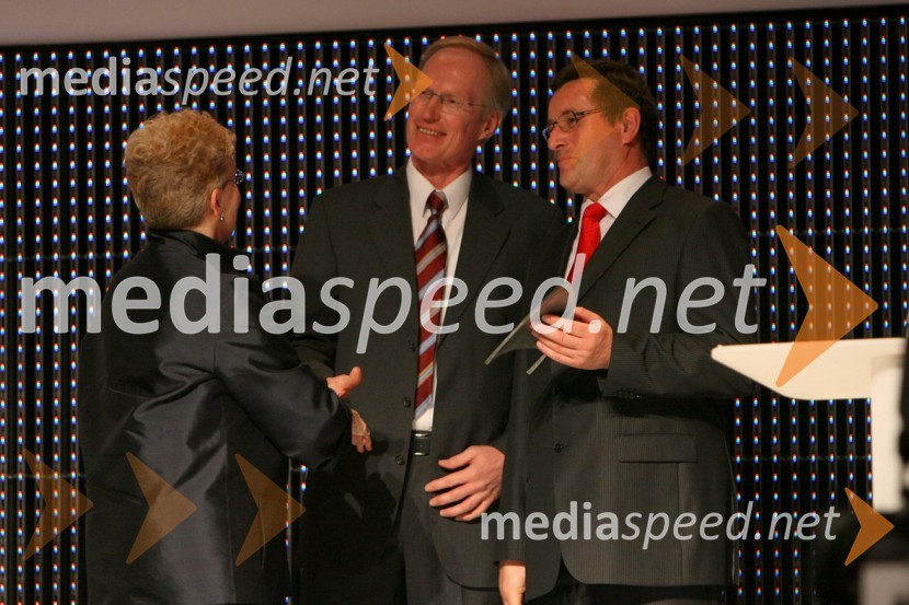 Alison Brimelow, predsednica Evropskega patentnega urada, Norbert Enning in Heinrich Timm, dobitnika priznanja v kategoriji Industija (Industry)Podelitev priznanj Evropski izumitelj leta 2008 - European Inventor of the Year 2008