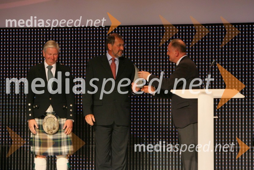 Robert Henderson in Douglas Anderson, dobitnika priznanja v kategoriji mala in srednja podjetja/raziskovalna dejavnost (SMEs/research) in ...Podelitev priznanj Evropski izumitelj leta 2008 - European Inventor of the Year 2008