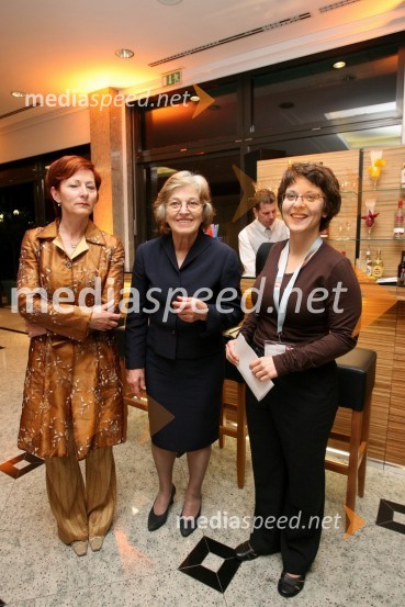 Dr. Biserka Strel, direktorica Urada RS za intelektualno lastnino, Štefka Kučan, soproga nekdanjega predsednika Republike Slovenije s hčerko ŠpeloPodelitev priznanj Evropski izumitelj leta 2008 - European Inventor of the Year 2008