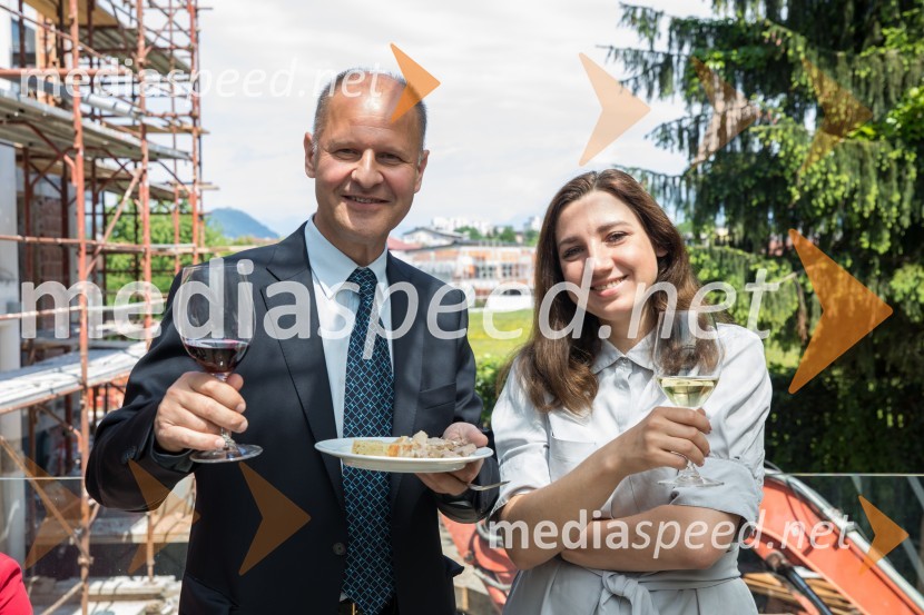  Staš Škrabec, Riko d.o.o.;  Alena Piletskaya, Riko d.o.o.Podjetje Riko obeležuje svojo bogato zgodovino