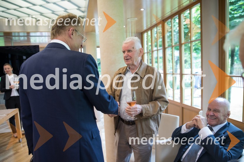  Janez  Škrabec, direktor Riko d.o.o., predsednik Slovensko-ruskega poslovnega sveta, častni konzul Belorusije;  Andrej Cetinski;  Stanislav  Škrabec, nekdanji direktor, Riko RibnicaPodjetje Riko obeležuje svojo bogato zgodovino