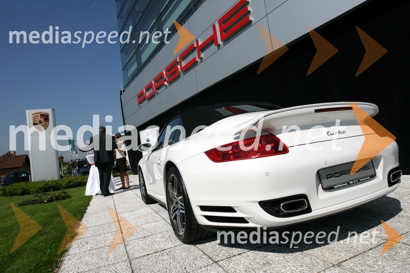 PorschePodpis sponzorske pogodbe med Porsche Slovenija in Olimpijskim komitejem Slovenije