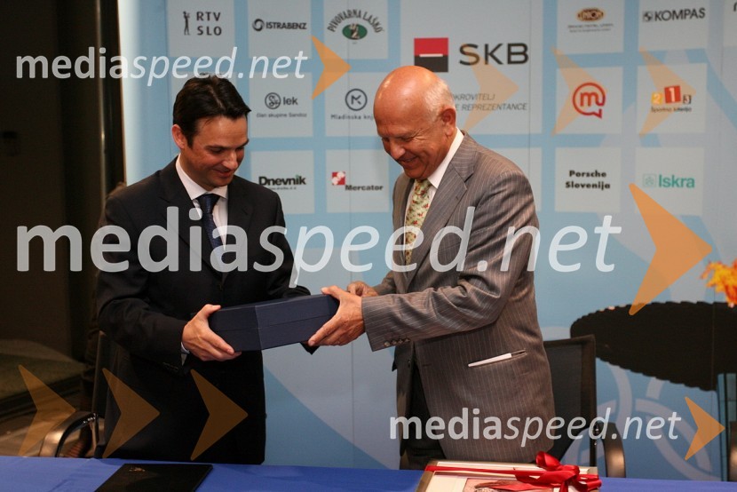 Danilo Ferjančič, direktor Porsche Slovenija in Janez Kocijančič, predsednik Olimpijskega komiteja SlovenijePodpis sponzorske pogodbe med Porsche Slovenija in Olimpijskim komitejem Slovenije