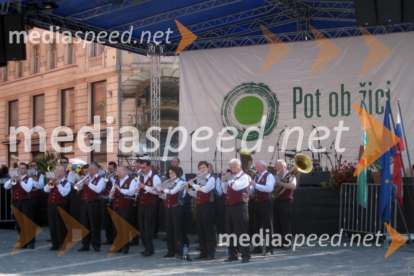 KUD Pihalni orkester Litostroj52. pohod Pot ob žici