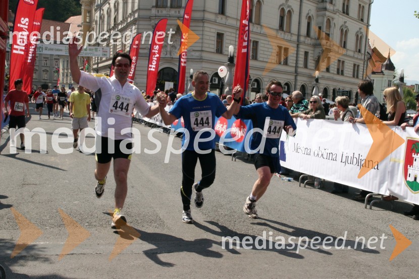 Tekači52. pohod Pot ob žici