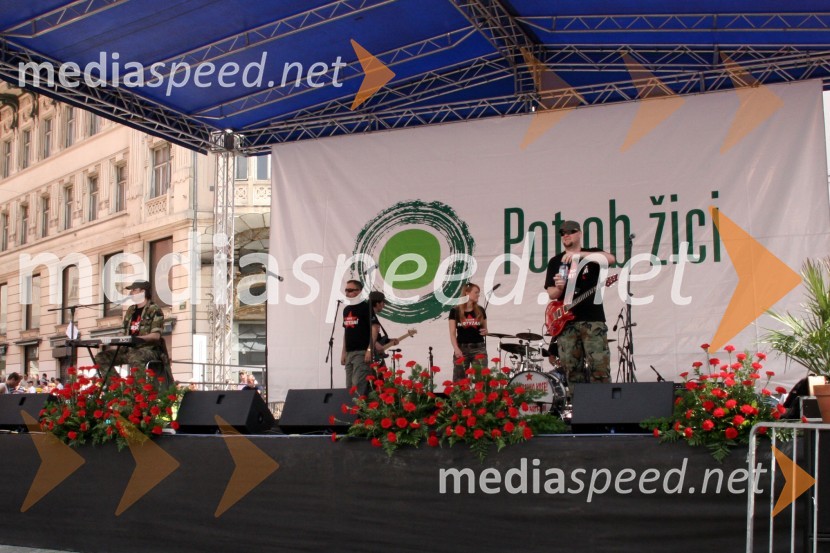 Skupina Rock Partyzani52. pohod Pot ob žici