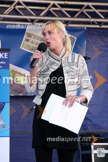 Pia Pustovrh, voditeljica prireditveSprejem evropskega prvaka na bradlji Mitje Petkovška ter bronastega na drogu Aljaža Pegana