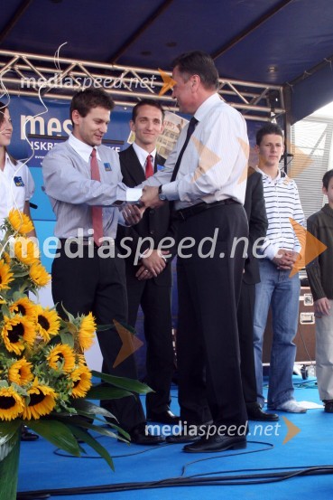 Mitja Petkovšek, gimnastičar in Zoran Janković, župan LjubljaneSprejem evropskega prvaka na bradlji Mitje Petkovška ter bronastega na drogu Aljaža Pegana