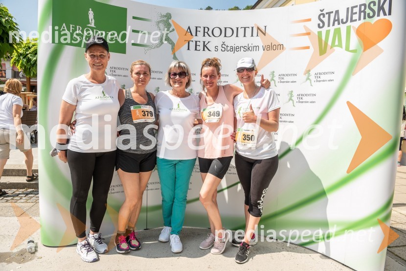  ... ;  ... ;  Danica Zorin Mijošek, ustanoviteljica  Kozmetike Afrodita;  ... ;  ... Drugi Afroditin tek