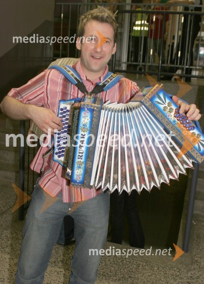 Robert Goter, svetovni prvak v igranju na frajtonaricoKoncert Piše se leto 2005