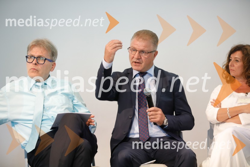 prof. dr. Anis H. Bajrektarević, diplomat, univerzitetni profesor mednarodnega prava in globalnih študij z Dunaja;  Adnan  Džaferoski, direktor Direktorata za zaščito in reševanje Republike MakedonijeAkademsko ekonomski kongres AEC 2018