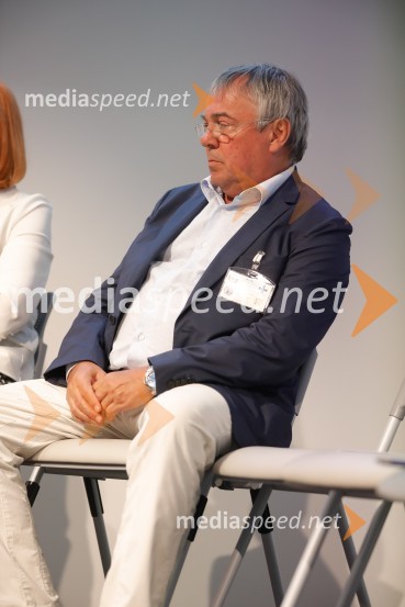  Mića Jovanović, redni profesor, nekdanji rektor in lastnik univerze John NezbitAkademsko ekonomski kongres AEC 2018