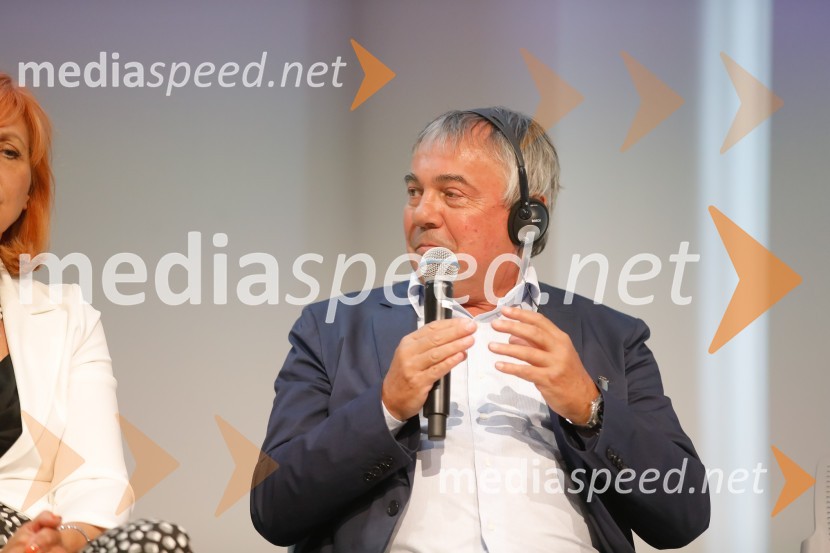  Mića Jovanović, redni profesor, nekdanji rektor in lastnik univerze John NezbitAkademsko ekonomski kongres AEC 2018