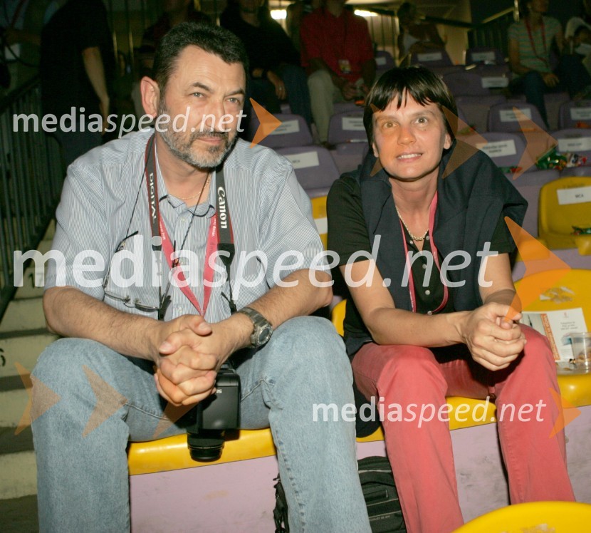 Odgovorna urednica Večera Darja Verbič z možem JanezomKoncert Piše se leto 2005