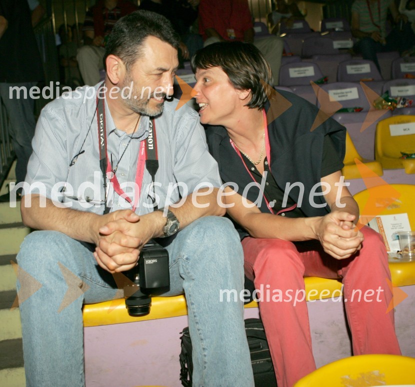 Odgovorna urednica Večera Darja Verbič z možem JanezomKoncert Piše se leto 2005