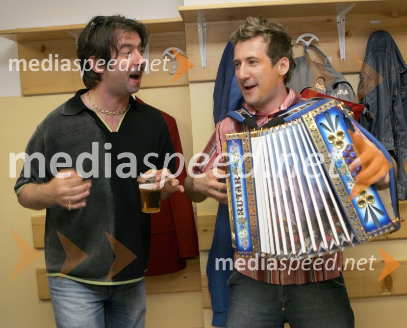 Dva Roberta: Pešut - Magnifico in svetovni prvak v igranju na frajtonarico GoterKoncert Piše se leto 2005