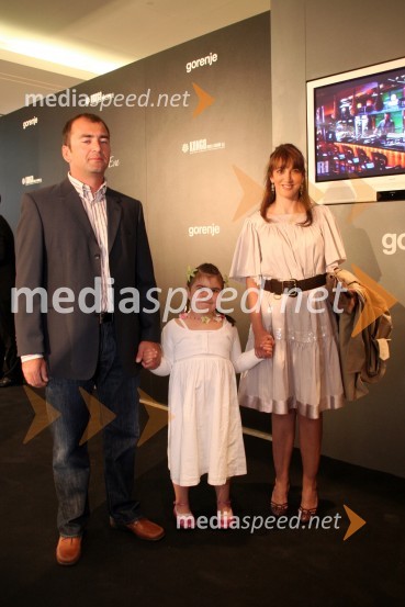 Gordana Sredojevič Goga, urednica revij Obrazi in Eva s soprogom in hčerko MiloAdam in Eva, izbor za najbolj simpatično Slovenko ali Slovenca 2008