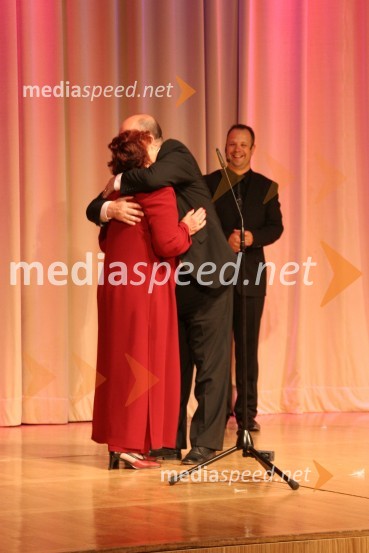 Zmago Jelinčič Plemeniti, poslanec SNS in njegova mamaAdam in Eva, izbor za najbolj simpatično Slovenko ali Slovenca 2008