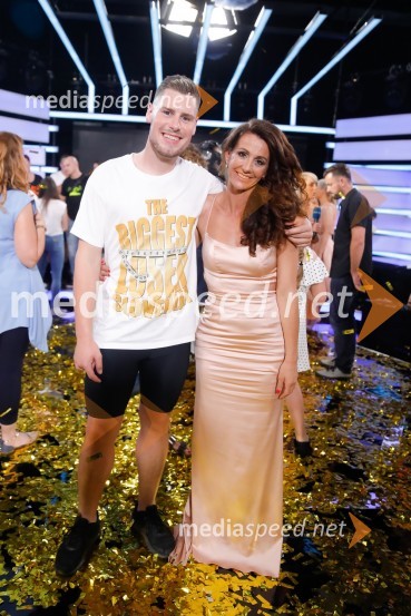  Blaž Hudelja, tekmovalec, The Biggest Loser Slovenija 2018;  Nataša  Gorenc, fitnes trenerkaThe Biggest Loser Slovenija, finalna oddaja