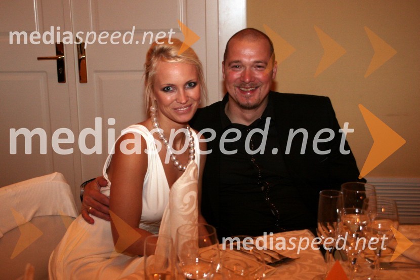 Petra Slapar, pevka in njen mož Robert Lavtar, Center alternative AltorionAdam in Eva, izbor za najbolj simpatično Slovenko ali Slovenca 2008