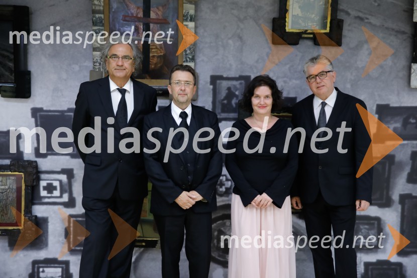  Dušan Mandič, IRWIN;  Roman Uranjek, IRWIN;  Petra  Bizilj Silva, kustosinja v AS Galeriji;  Miran Mohar, IRWINIrwin: Iz kolekcije Matjaža Gantarja in Adriatica Slovenice, otvoritev razstave v Galeriji AS