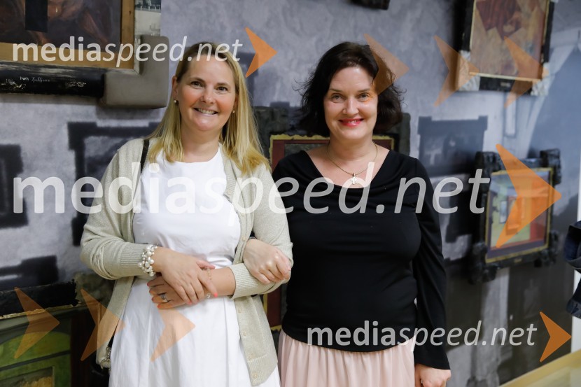  Eva  Draušbaher Meden;  Petra  Bizilj Silva, kustosinja v AS GalerijiIrwin: Iz kolekcije Matjaža Gantarja in Adriatica Slovenice, otvoritev razstave v Galeriji AS